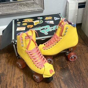 Moxi Beach Bunny Roller Skates